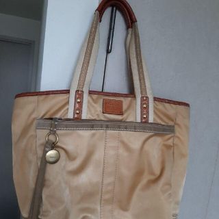 コーチ(COACH)のトートバッグ COACH  ゴールド(トートバッグ)