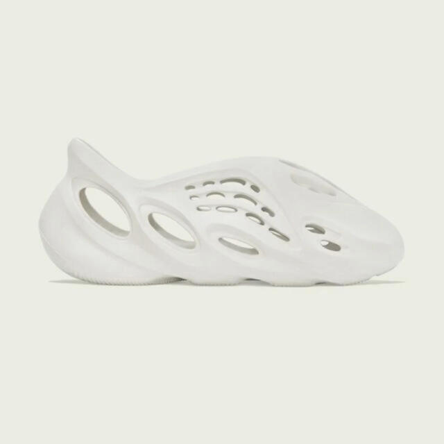 adidas(アディダス)のadidas yeezy foam runner 28.5cm メンズの靴/シューズ(スニーカー)の商品写真