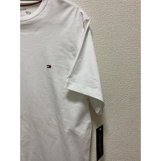 トミーヒルフィガー(TOMMY HILFIGER)の【新品】Tommy トミーフィルフィガー　L 白　半袖　tシャツ ブランド　人気(Tシャツ/カットソー(半袖/袖なし))