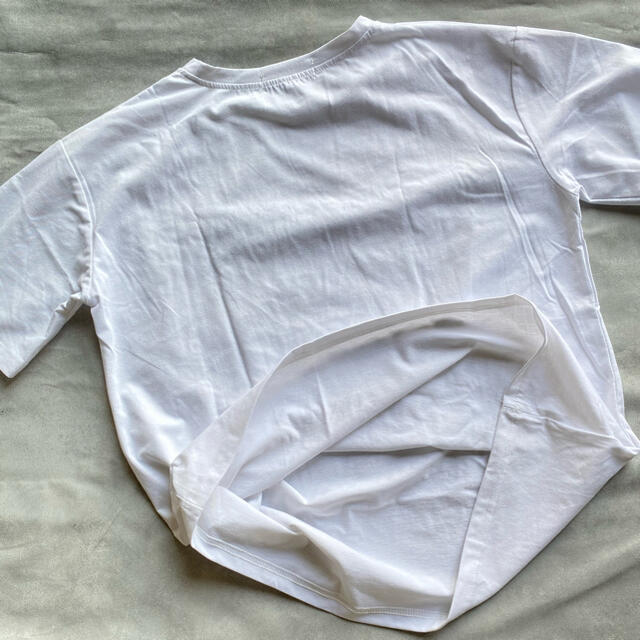 ロゴTシャツ　シンプル　Uネック　プリントT  韓国服 レディースのトップス(Tシャツ(半袖/袖なし))の商品写真