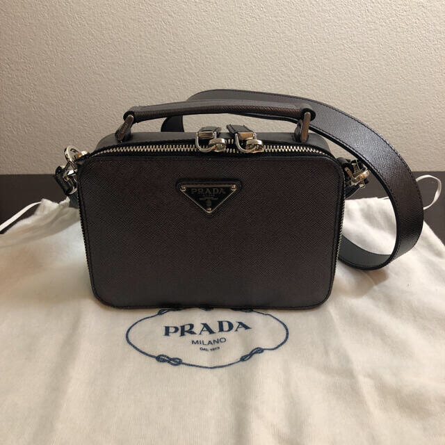 PRADA(プラダ)のPRADA 21SS 新品未使用　サフィアーノレザーバッグ メンズのバッグ(ウエストポーチ)の商品写真