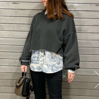 マウジー(moussy)の【美品】MOUSSY CROPPED VOLUME SLEEVE プルオーバー(トレーナー/スウェット)