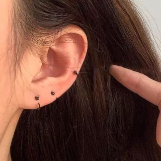 ハーフサークルフープピアス シルバー925 6mm ブラック