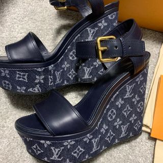 LOUIS VUITTON - ルイヴィトン ウエッジソールサンダルの通販 by r