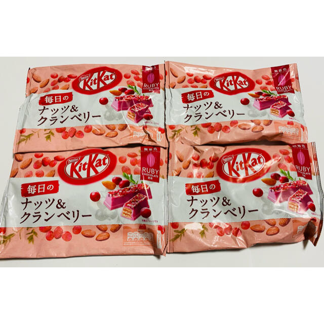 Nestle(ネスレ)のネスレ キットカット 毎日のナッツ&クランベリー 87g 4個セット 食品/飲料/酒の食品(菓子/デザート)の商品写真