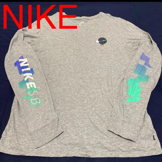 NIKE(ナイキ)の【匿名配送】NIKE ロンT 両腕ロゴ有り メンズのトップス(Tシャツ/カットソー(七分/長袖))の商品写真