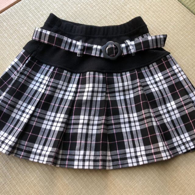 西松屋(ニシマツヤ)のチェックスカート キッズ/ベビー/マタニティのキッズ服女の子用(90cm~)(スカート)の商品写真