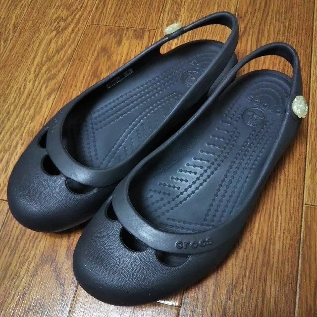 crocs(クロックス)のcrocs jayna black W5  レディースの靴/シューズ(サンダル)の商品写真