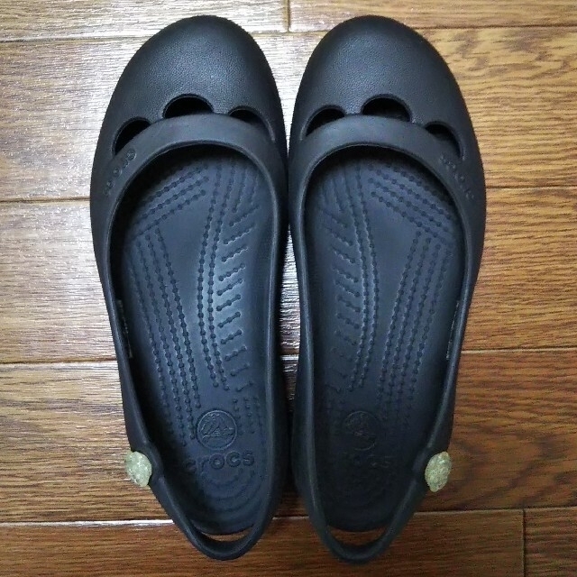 crocs(クロックス)のcrocs jayna black W5  レディースの靴/シューズ(サンダル)の商品写真