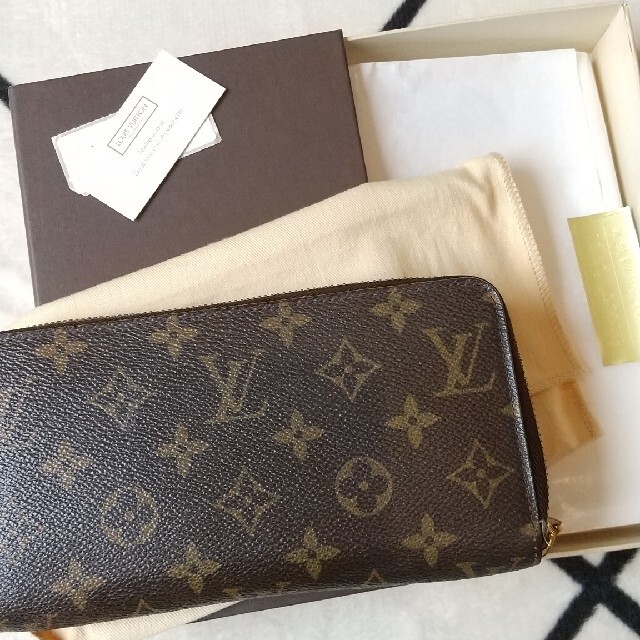 LOUIS VUITTON(ルイヴィトン)のLouis Vitton　長財布 レディースのファッション小物(財布)の商品写真