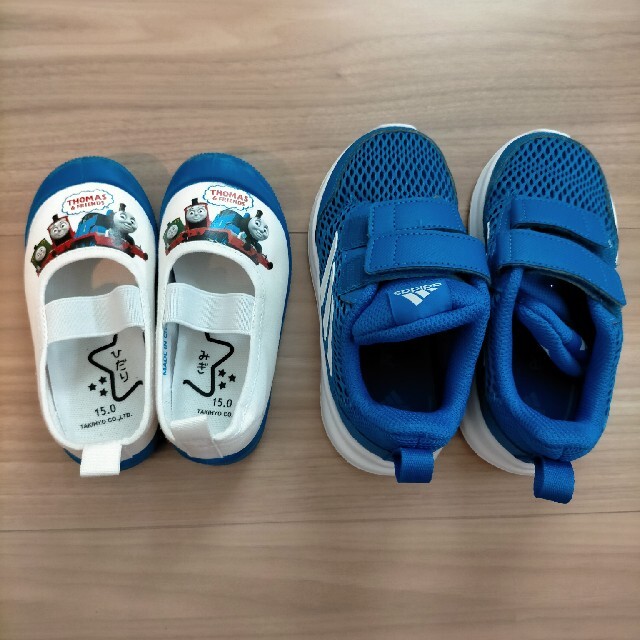 adidas(アディダス)のトーマス上履き15センチ  adidas15 センチ キッズ/ベビー/マタニティのキッズ靴/シューズ(15cm~)(スクールシューズ/上履き)の商品写真