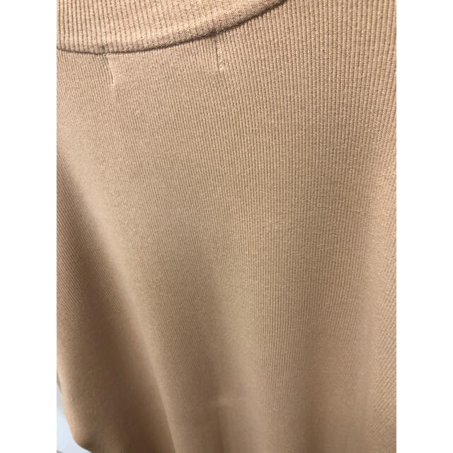 BARNEYS NEW YORK(バーニーズニューヨーク)のBORDERS at BALCONY PEARL TOP BEIGE  レディースのトップス(シャツ/ブラウス(長袖/七分))の商品写真