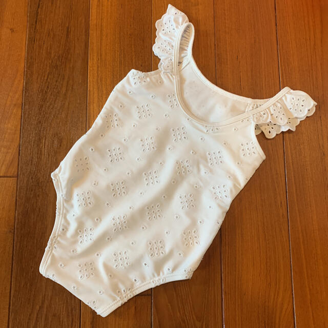 babyGAP(ベビーギャップ)の新品☆babygap☆アイレットワンピース水着☆90㎝ キッズ/ベビー/マタニティのキッズ服女の子用(90cm~)(水着)の商品写真