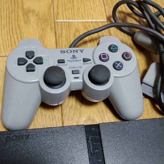 PlayStation2(プレイステーション2)の【SMD様専用】プレイステーション2　本体　メモリーカード エンタメ/ホビーのゲームソフト/ゲーム機本体(家庭用ゲーム機本体)の商品写真