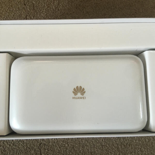 HUAWEI(ファーウェイ)のHUAWEI Mobile WiFi E5785 スマホ/家電/カメラのスマートフォン/携帯電話(その他)の商品写真