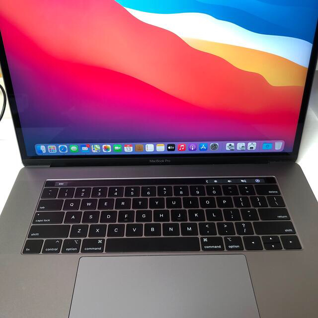 Apple(アップル)のmacbook pro i9 2018 美品　元箱あり スマホ/家電/カメラのPC/タブレット(ノートPC)の商品写真