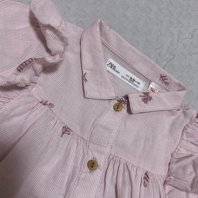 ZARA KIDS(ザラキッズ)のZARA baby 花刺繍　ストライプ　ブラウス  サイズ92    キッズ/ベビー/マタニティのキッズ服女の子用(90cm~)(ブラウス)の商品写真