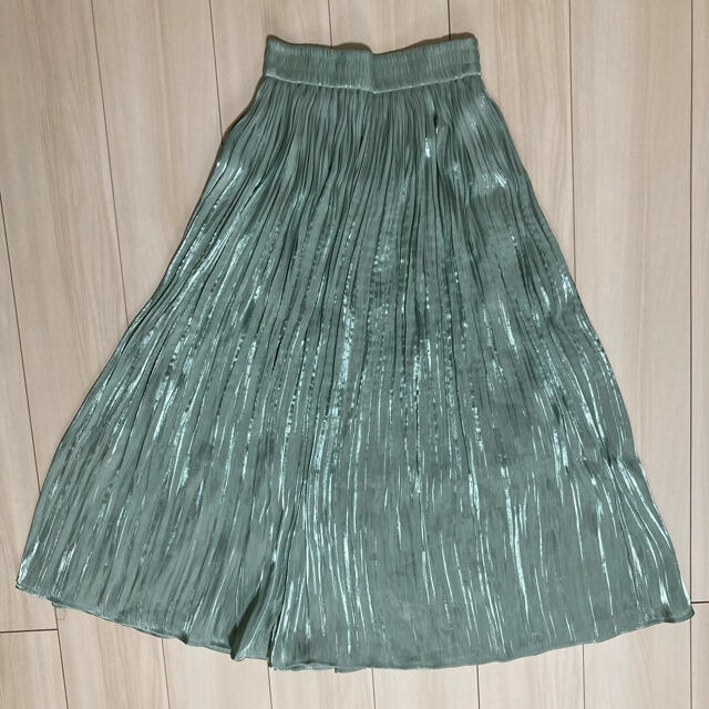 ViS(ヴィス)のミントカラー　サテン調プリーツロングスカート レディースのスカート(ロングスカート)の商品写真