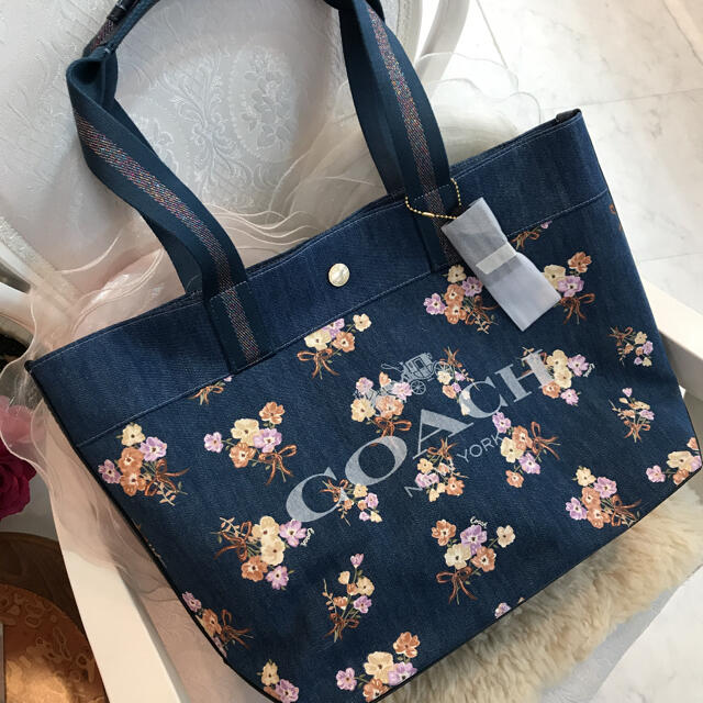 ☆新品☆コーチ トートバッグ デニム フラワープリント 有名ブランド