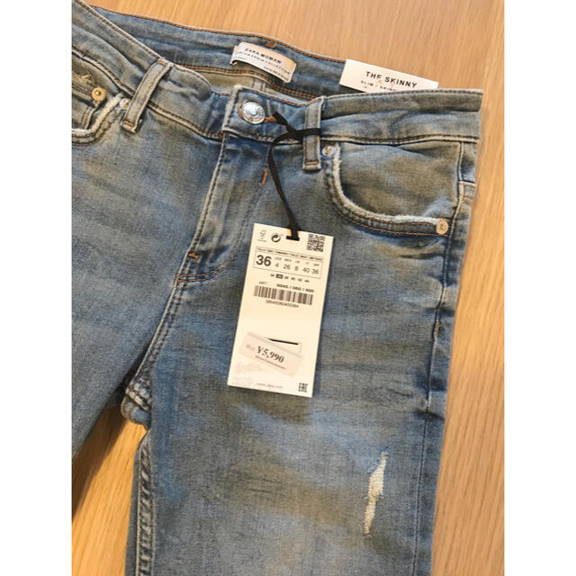 ZARA(ザラ)の新品タグ付き　ZARA スキニージーンズ 36 ブルー レディースのパンツ(デニム/ジーンズ)の商品写真