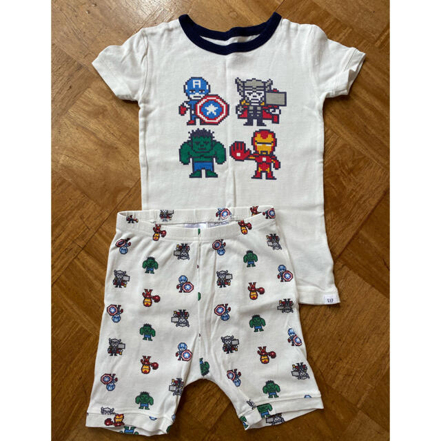 GAP Kids(ギャップキッズ)の【中古】GAP キッズ MARVEL パジャマ 5Y 100cm キッズ/ベビー/マタニティのキッズ服男の子用(90cm~)(パジャマ)の商品写真