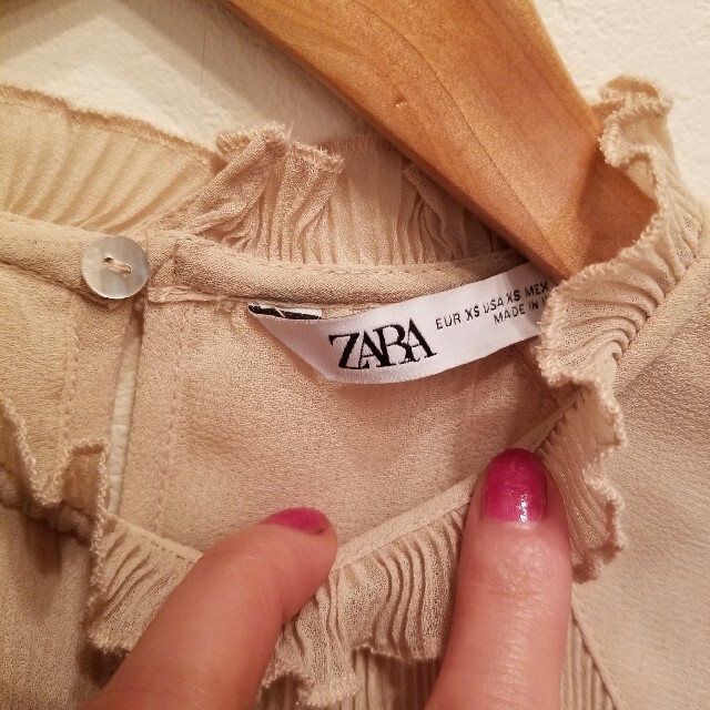 ZARA(ザラ)のZARA　シフォンシャツ　淡いピンク レディースのトップス(シャツ/ブラウス(長袖/七分))の商品写真