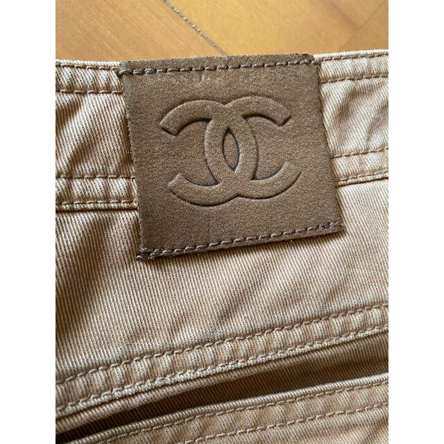 CHANEL(シャネル)のシャネル パンツ 裾フレアが可愛い♡ ブラウン デニム フリル レディースのパンツ(デニム/ジーンズ)の商品写真