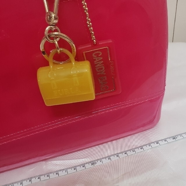 Furla(フルラ)のFURLA　キャンディバッグ　ピンク　チャーム付き レディースのバッグ(ボストンバッグ)の商品写真