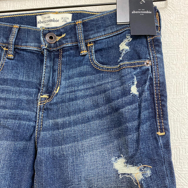 Abercrombie&Fitch(アバクロンビーアンドフィッチ)の「タグ付き新品未使用」アバクロキッズ　16sスリムデニム レディースのパンツ(デニム/ジーンズ)の商品写真