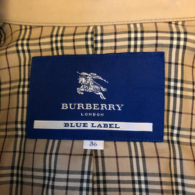 BURBERRY BLUE LABEL(バーバリーブルーレーベル)のバーバリー　ブルーレーベル　トレンチコート レディースのジャケット/アウター(トレンチコート)の商品写真