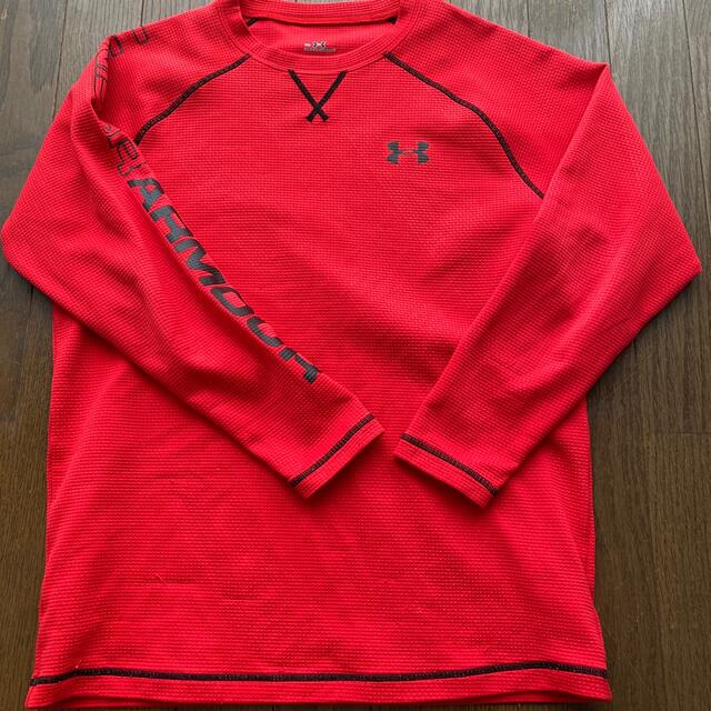 UNDER ARMOUR(アンダーアーマー)のYXL アンダーアーマー　ロンT 160 キッズ/ベビー/マタニティのキッズ服男の子用(90cm~)(Tシャツ/カットソー)の商品写真