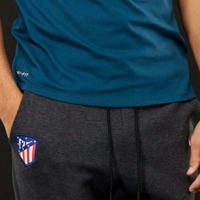 NIKE(ナイキ)のNIKE Atletico Madridテックフリース ジョガーパンツS メンズのパンツ(その他)の商品写真