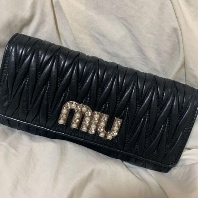売切り特価 miumiu 長財布 マテラッセ 即購入可能 - 通販