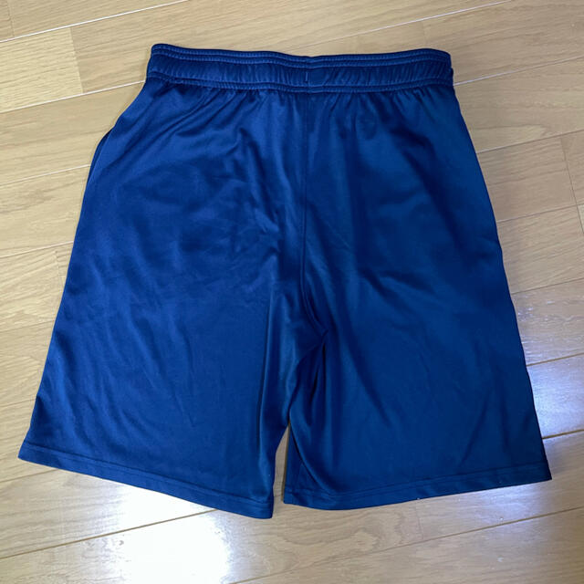 UNDER ARMOUR(アンダーアーマー)のアンダーアーマー ハーフパンツ YXL キッズ/ベビー/マタニティのキッズ服男の子用(90cm~)(パンツ/スパッツ)の商品写真