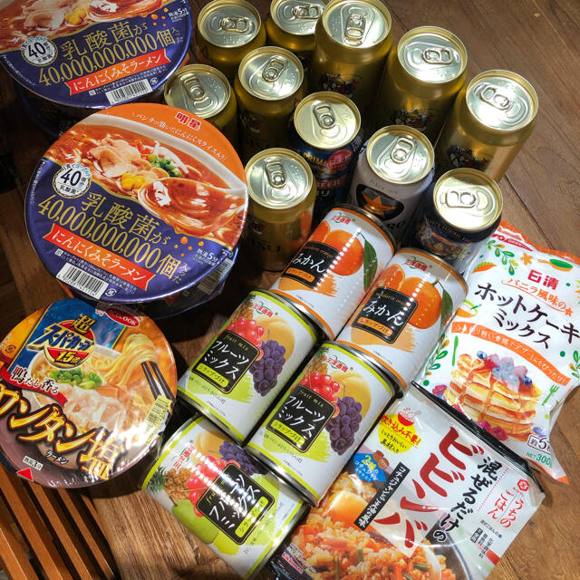 ビール　フルーツ缶　カップ麺　食品詰め合わせ 食品/飲料/酒の酒(ビール)の商品写真