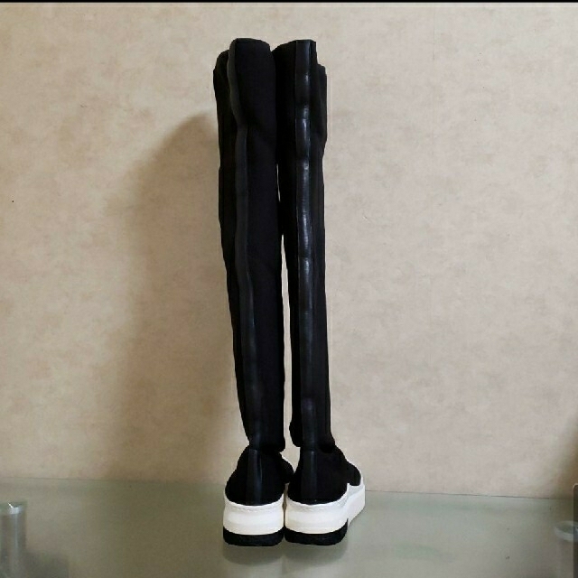 Rick Owens(リックオウエンス)のCinzia Araia ニーハイブーツ レディースの靴/シューズ(ブーツ)の商品写真