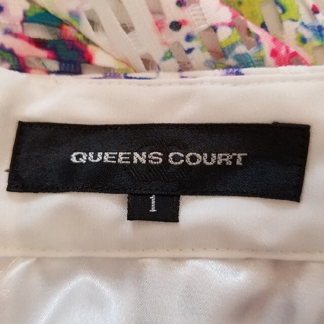 QUEENS COURT(クイーンズコート)のルル様専用！QUEENS COAUT  花柄メッシスカート　Sサイズ レディースのスカート(ひざ丈スカート)の商品写真