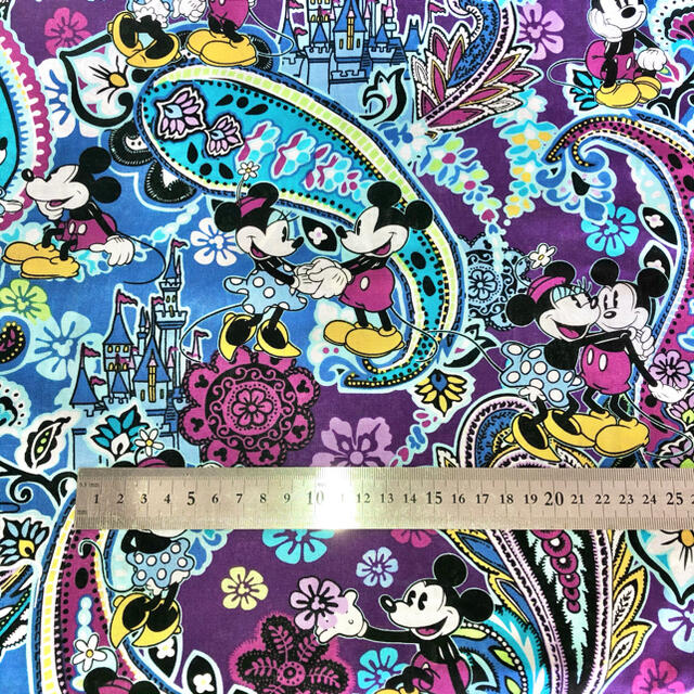 Vera Bradley(ヴェラブラッドリー)のVera Bradley ＊ Disney ディズニー コットン生地 ハンドメイドの素材/材料(生地/糸)の商品写真