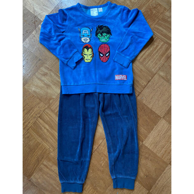 H&M(エイチアンドエム)の【中古】H&M キッズ MARVEL パジャマ 120cm キッズ/ベビー/マタニティのキッズ服男の子用(90cm~)(パジャマ)の商品写真