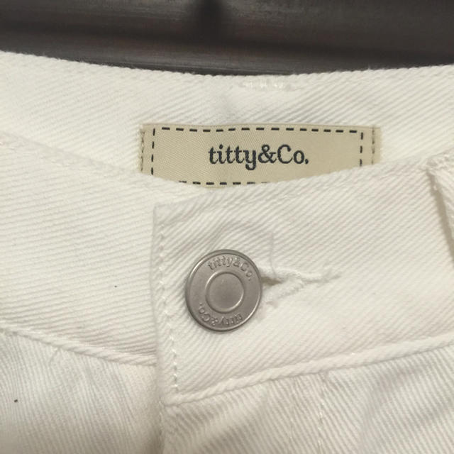 titty&co(ティティアンドコー)のtitty&co フリルショートパンツ レディースのパンツ(ショートパンツ)の商品写真