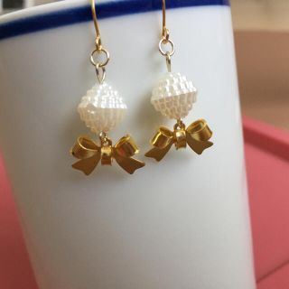 つぶつぶパール　リボン　ピアス(ピアス)