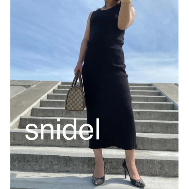 SNIDEL(スナイデル)のsnidel バックリボンロングニットワンピース レディースのワンピース(ロングワンピース/マキシワンピース)の商品写真