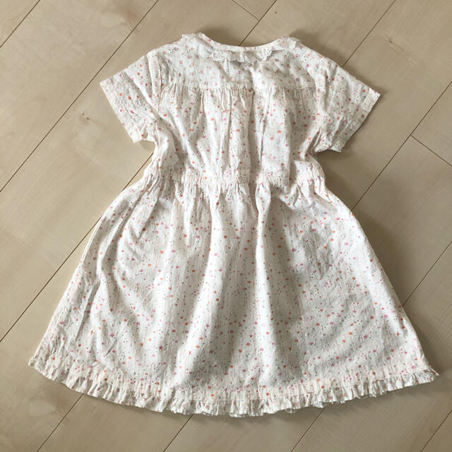 女の子 花柄 ワンピース 110cm  キッズ/ベビー/マタニティのキッズ服女の子用(90cm~)(ワンピース)の商品写真