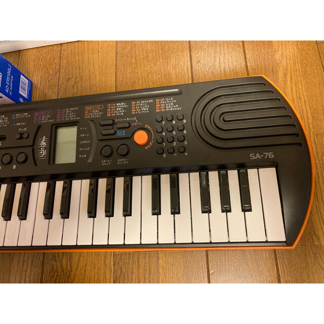 CASIO(カシオ)のCASIO 44ミニ鍵盤 電子キーボード SA-76 純正 ACアダプター付き！ 楽器の鍵盤楽器(電子ピアノ)の商品写真