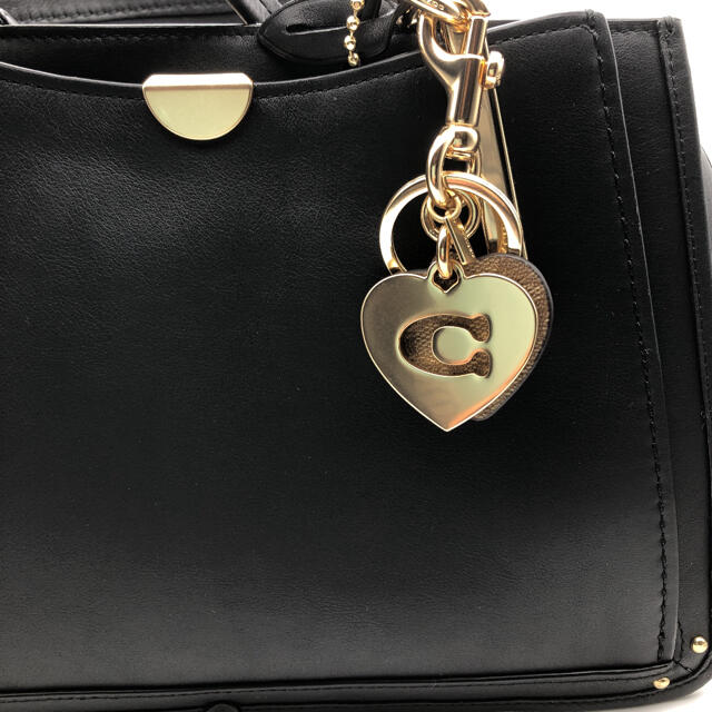 COACH(コーチ)の【COACH☆新品】大人気！完売品！チャーム　キーホルダー　シグネチャー　ハート レディースのファッション小物(キーホルダー)の商品写真