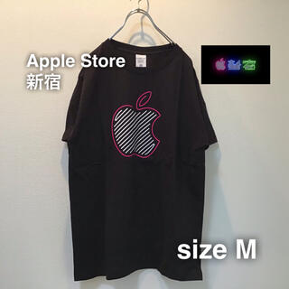 アップル(Apple)のApple Store 新宿　Tシャツ　M バックプリント　ブラック　黒　ネオン(Tシャツ/カットソー(半袖/袖なし))
