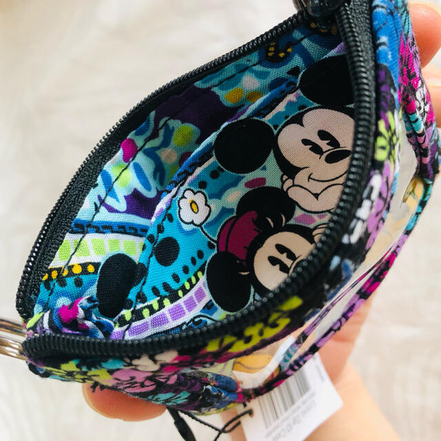 Vera Bradley(ヴェラブラッドリー)のVera Bradley Disney Lconic Zip ID Case ① レディースのファッション小物(名刺入れ/定期入れ)の商品写真