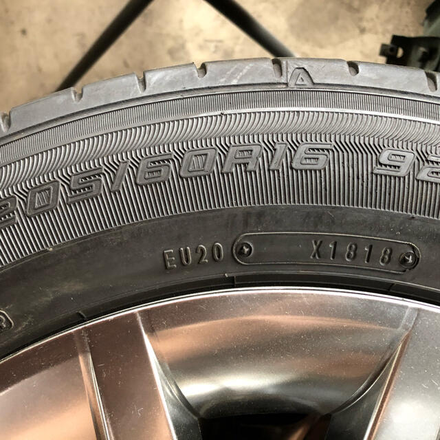 Goodyear(グッドイヤー)のトヨタ純正ホイール 16インチ 自動車/バイクの自動車(タイヤ・ホイールセット)の商品写真