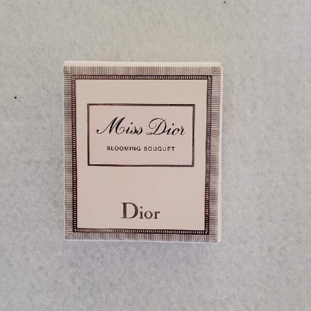 Dior(ディオール)の🖤Luna🖤さん専用ディオールの非売品ミニ巾着ポーチとミスディオール コスメ/美容のコスメ/美容 その他(その他)の商品写真