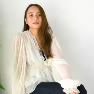 マウジー(moussy)のマウジー　フリルブラウス　moussy(シャツ/ブラウス(長袖/七分))